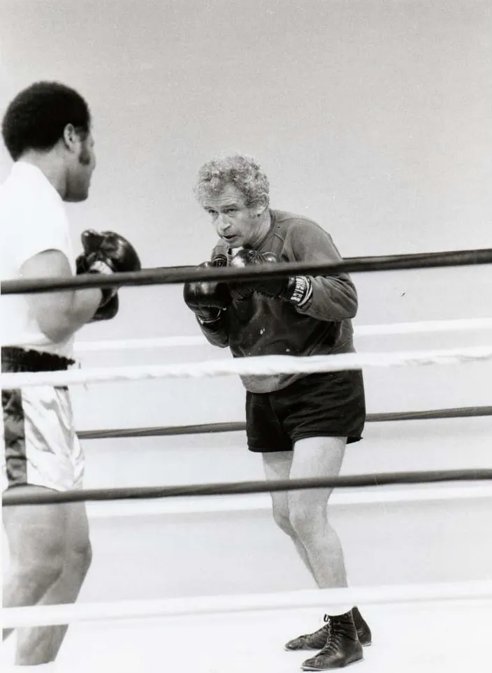 Norman Mailer sparring, 1971